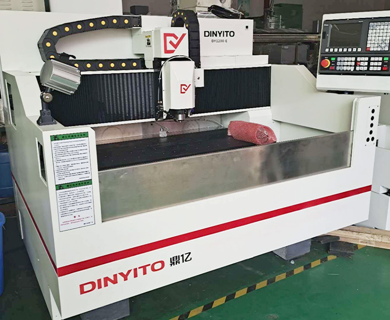 2000精雕機(jī) 2000精雕機(jī)