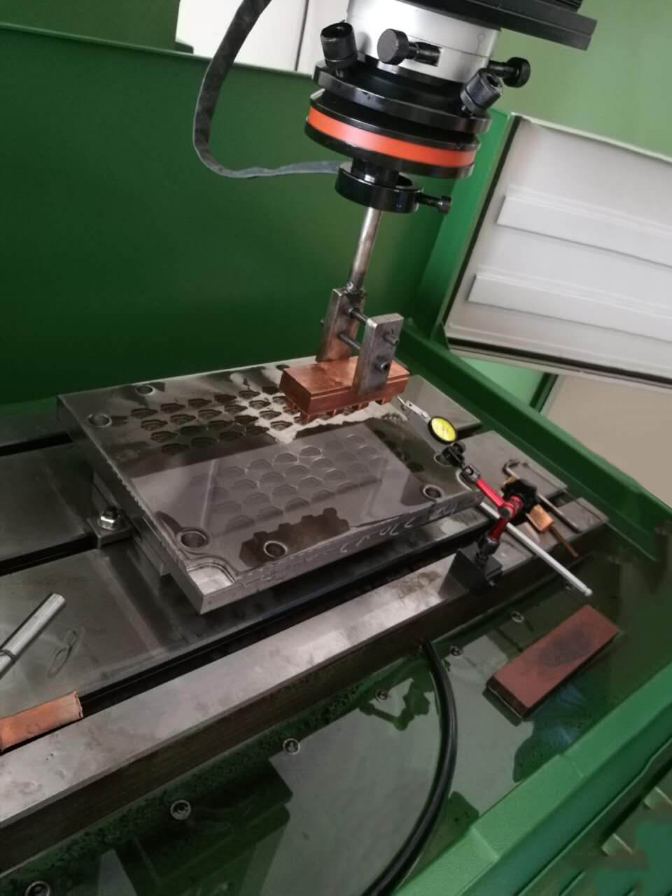 火花機(jī) 火花機(jī)